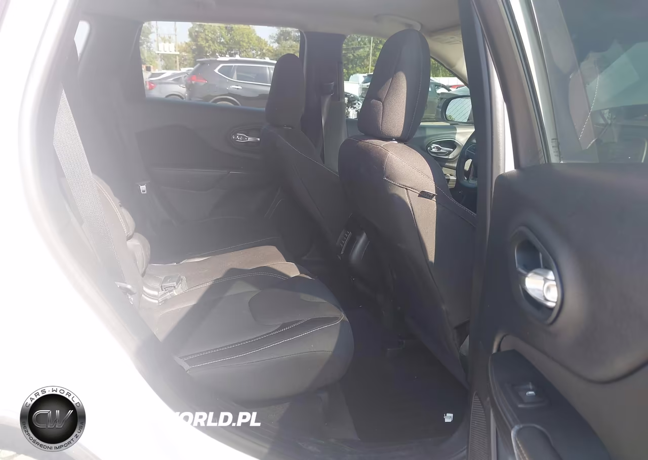 2017 Jeep Cherokee Latitude Fwd VIN:1C4PJLCB6HW533425 - 8