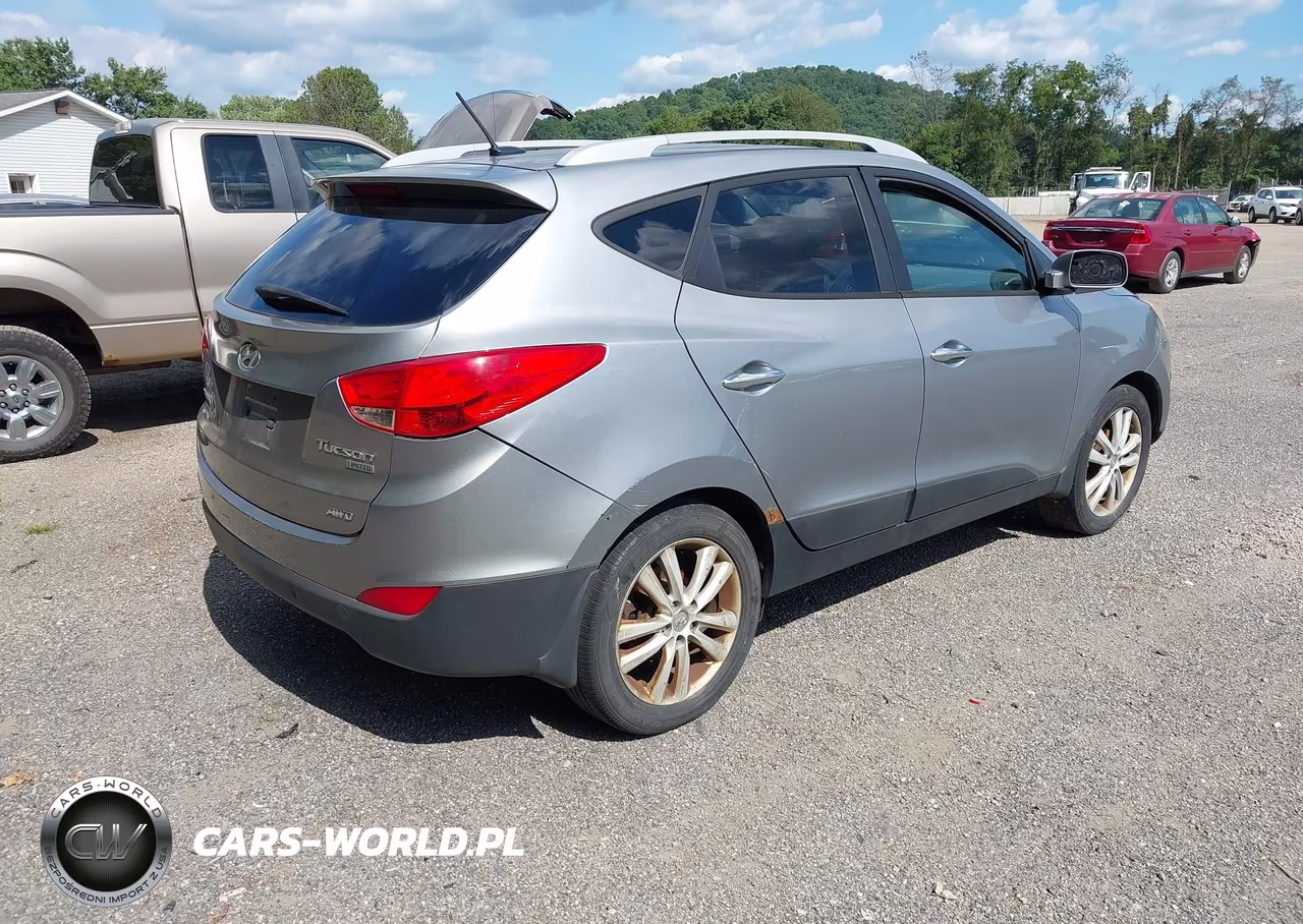 2011 Hyundai Tucson Limited VIN:KM8JUCAC5BU170705 - 4