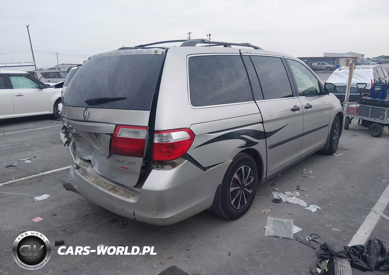 2005 Honda Odyssey Lx VIN:5FNRL38295B125108 - 4