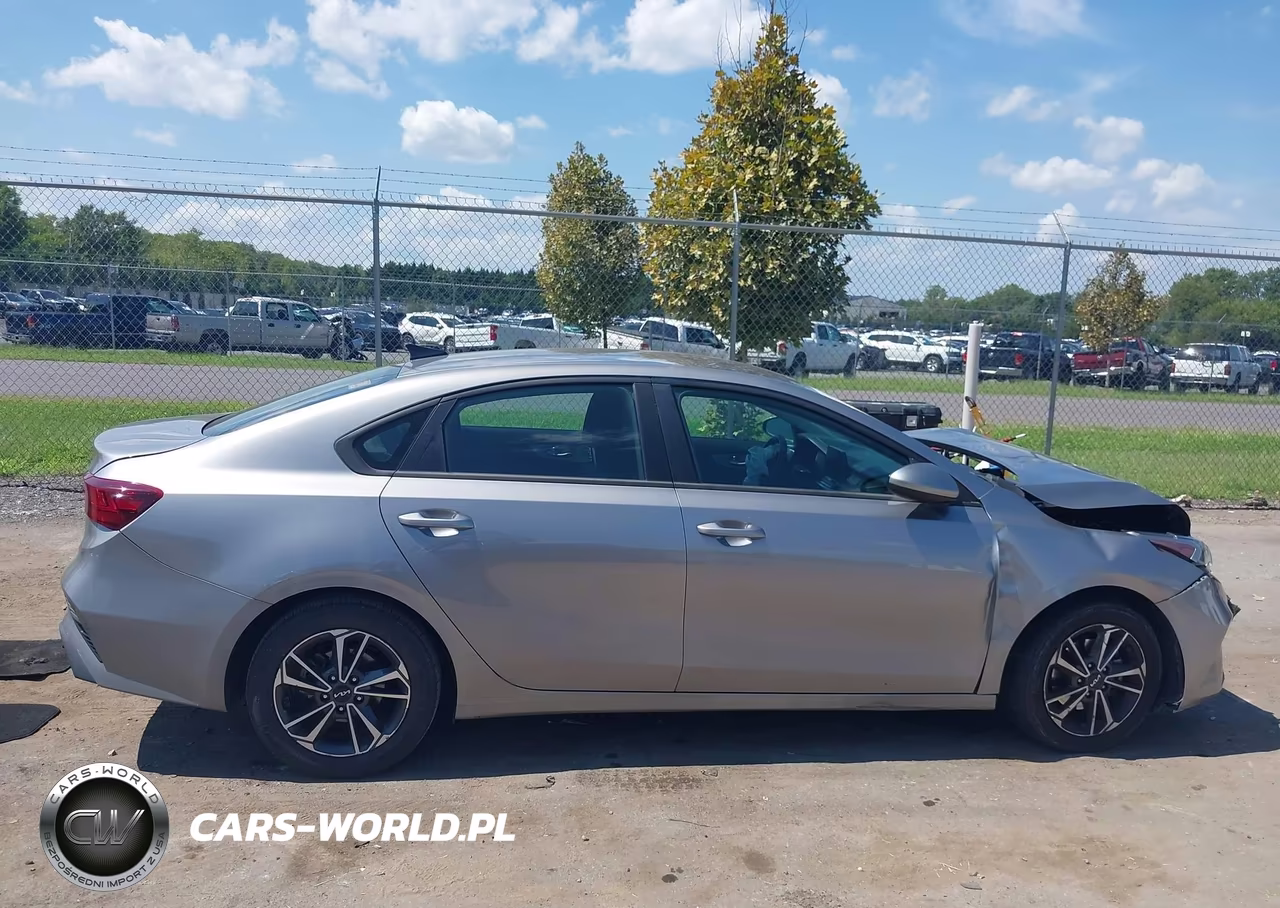 2023 Kia Forte Lxs VIN:3KPF24AD4PE540465 - 13