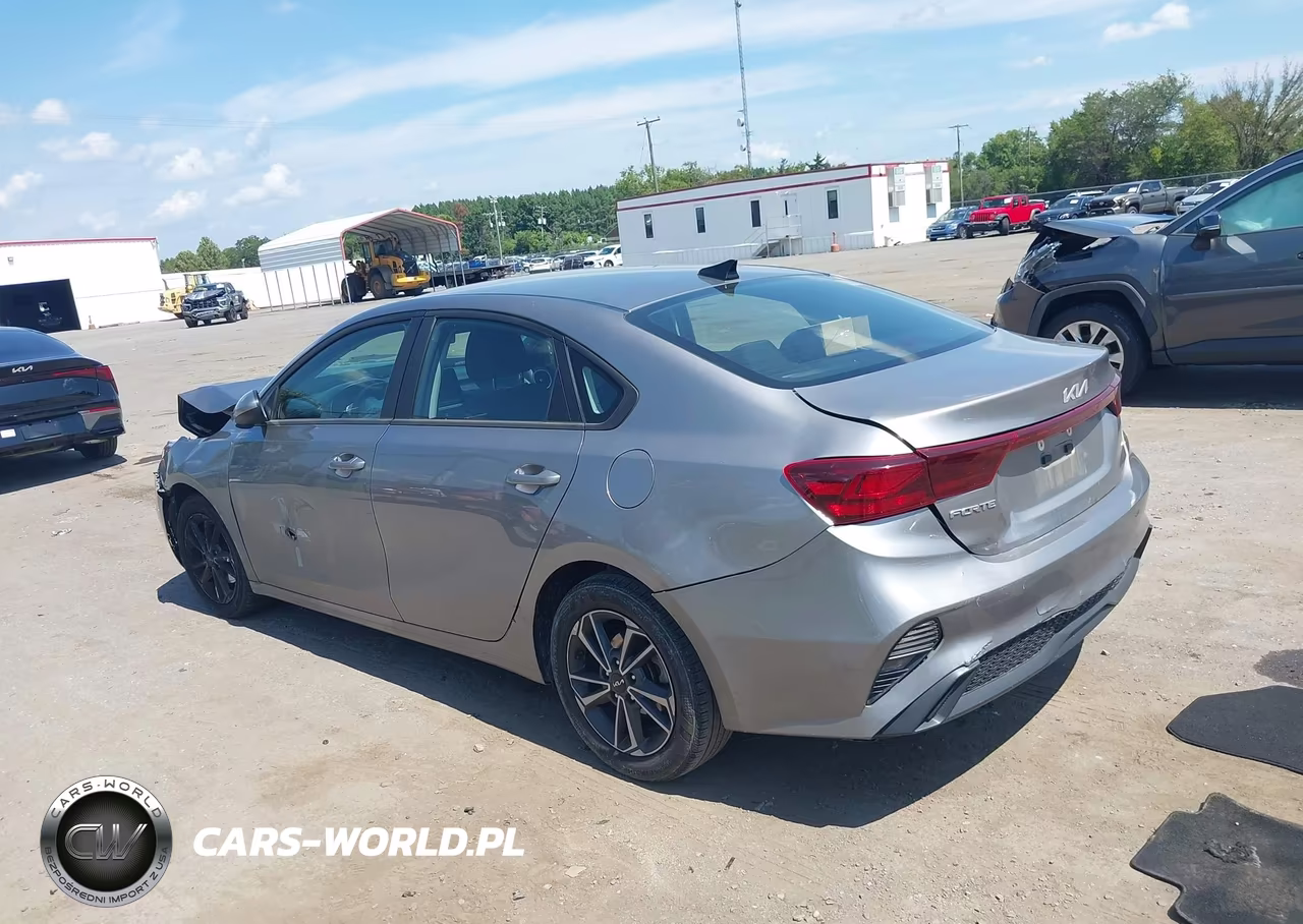 2023 Kia Forte Lxs VIN:3KPF24AD4PE540465 - 3