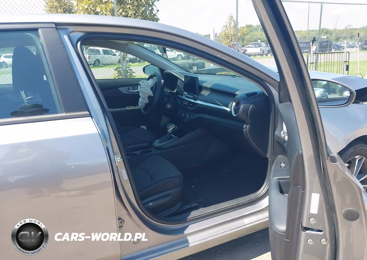 2023 Kia Forte Lxs VIN:3KPF24AD4PE540465 - 5
