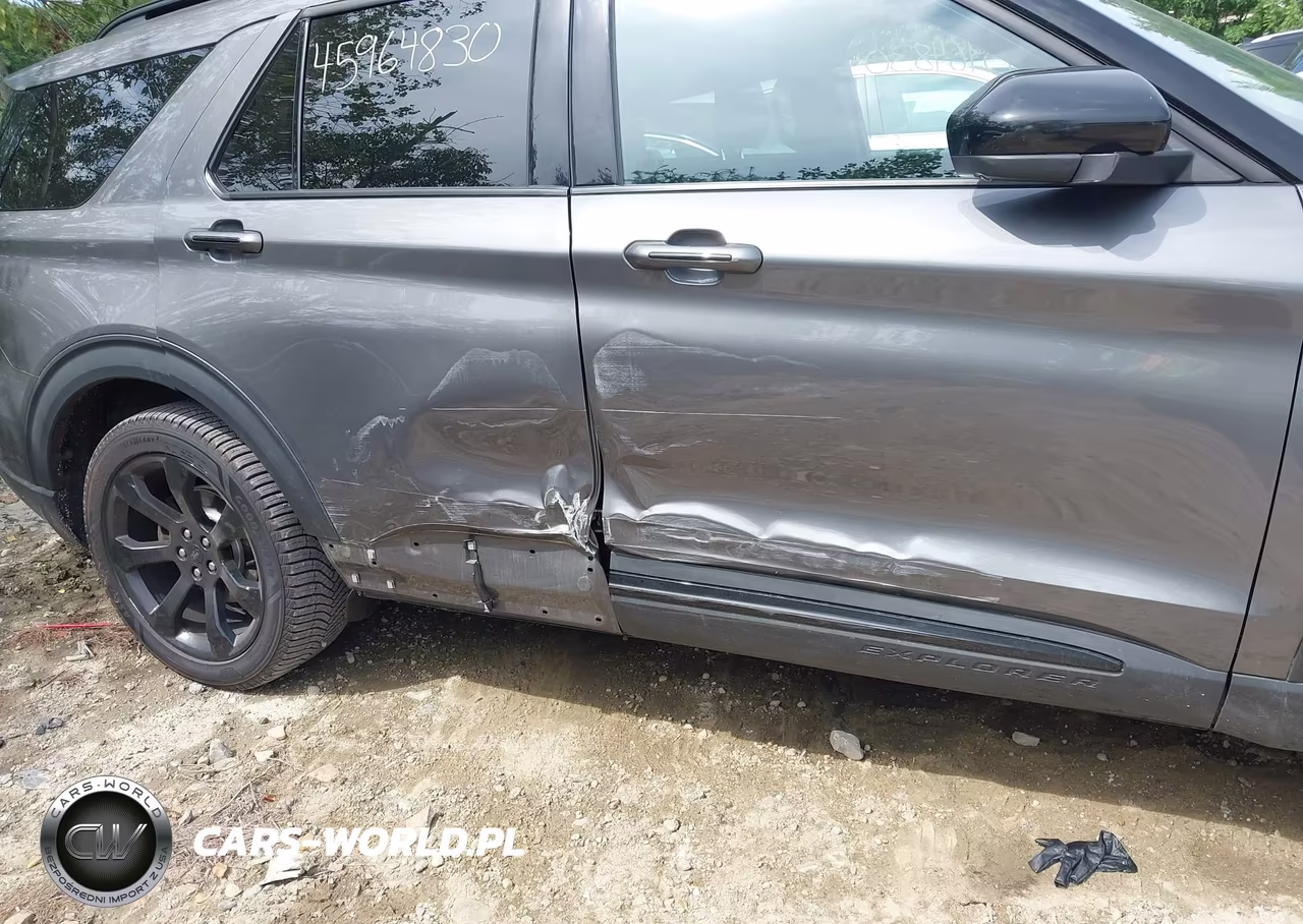 2023 Ford Explorer St-Line VIN:1FMSK8KH4PGA24495 - 17