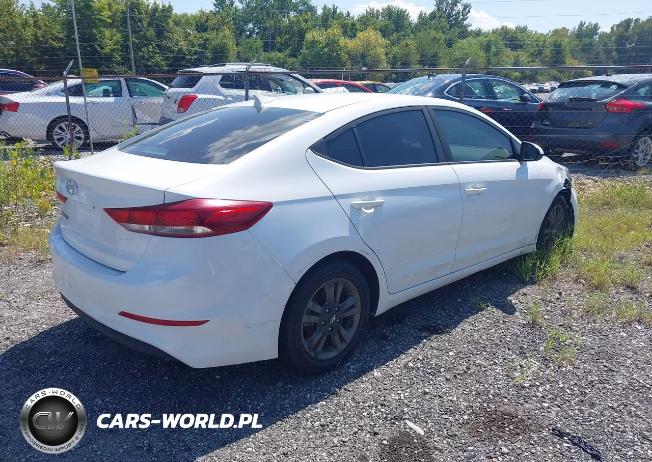 2018 Hyundai Elantra Sel VIN:5NPD84LFXJH303745 - 4
