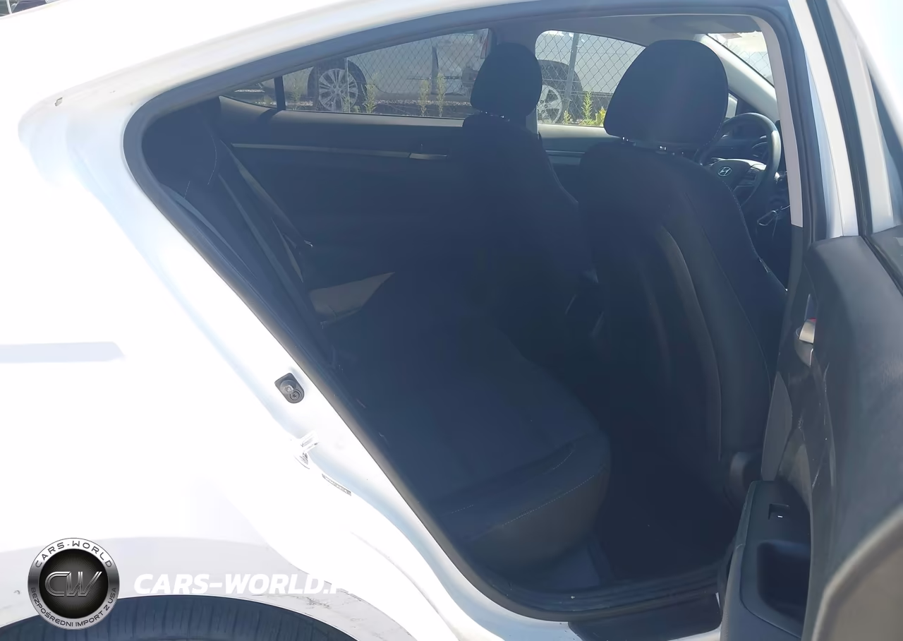 2018 Hyundai Elantra Sel VIN:5NPD84LFXJH303745 - 8