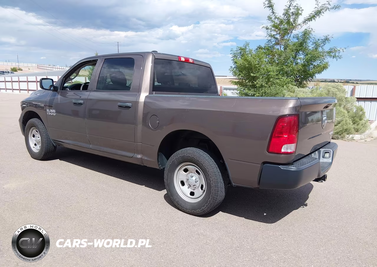 2018 Ram 1500 Tradesman 4X4 5'7 Box VIN:1C6RR7KG1JS274515 - 3