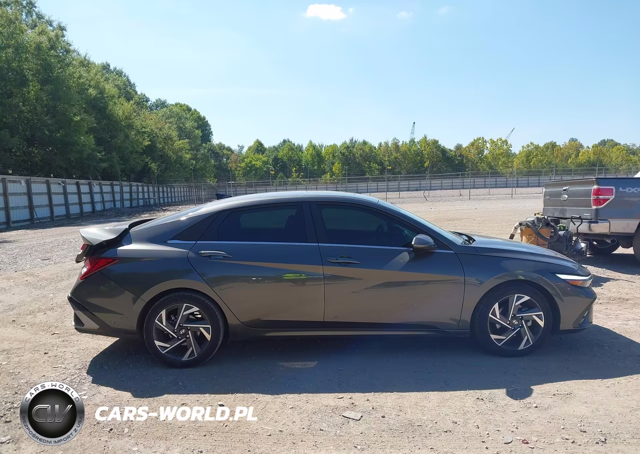 2024 Hyundai Elantra Sel VIN:KMHLS4DG2RU651931 - 13