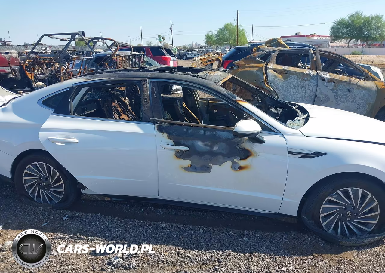 2025 Hyundai Sonata Hybrid Limited VIN:KMHL54JJ5SA121371 - 13