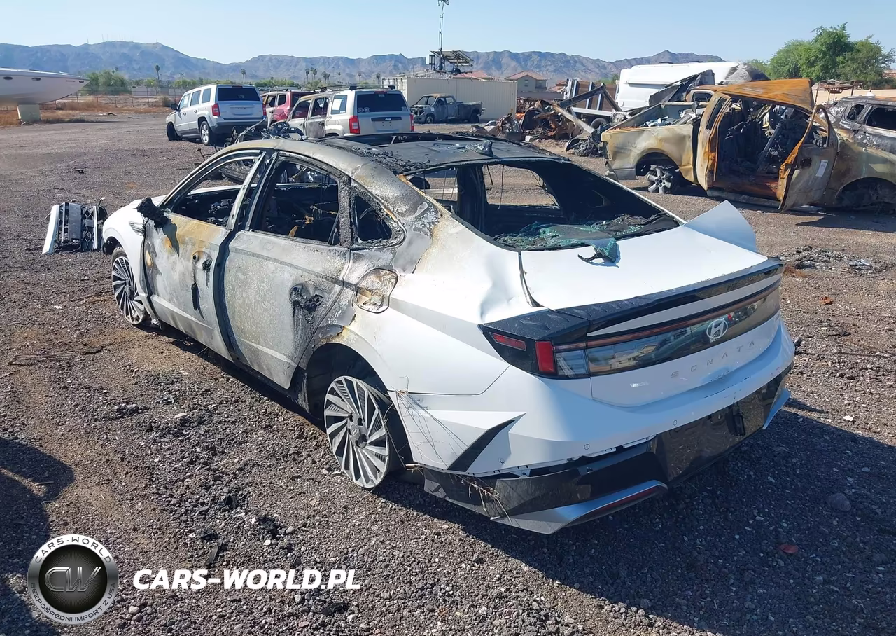 2025 Hyundai Sonata Hybrid Limited VIN:KMHL54JJ5SA121371 - 3