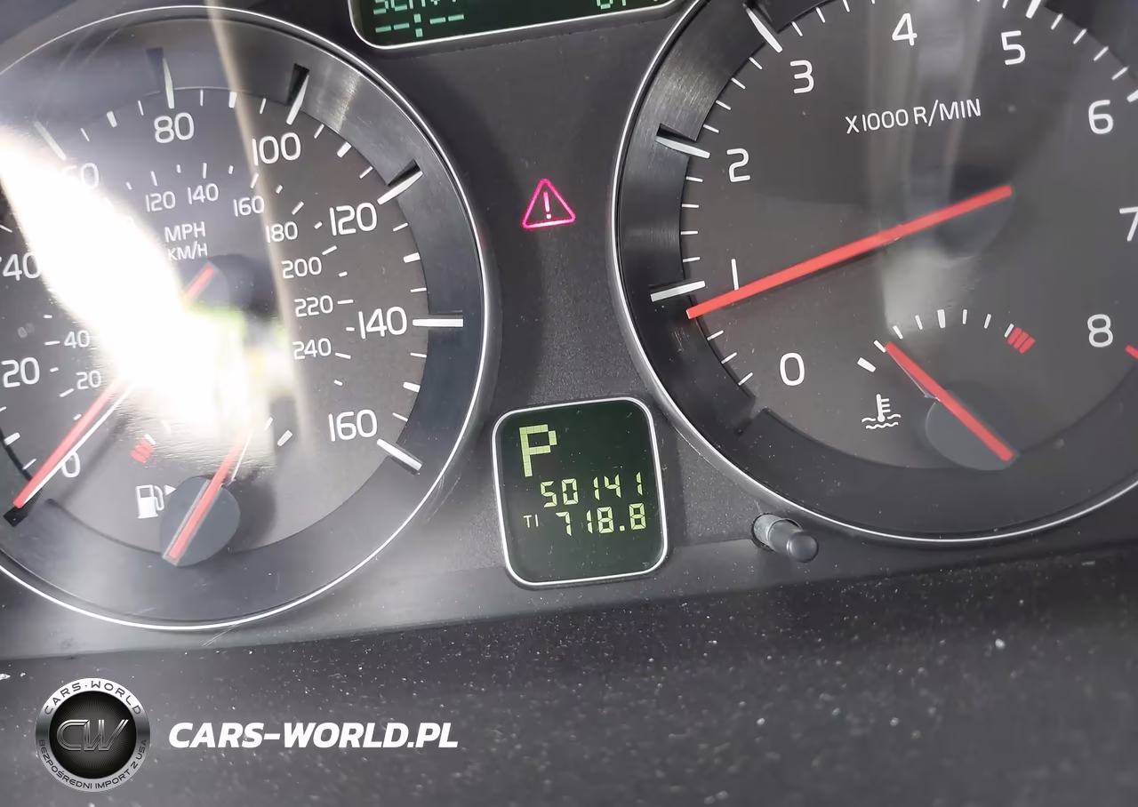2010 Volvo C70 T5 VIN:YV1672MC5AJ092928 - 7