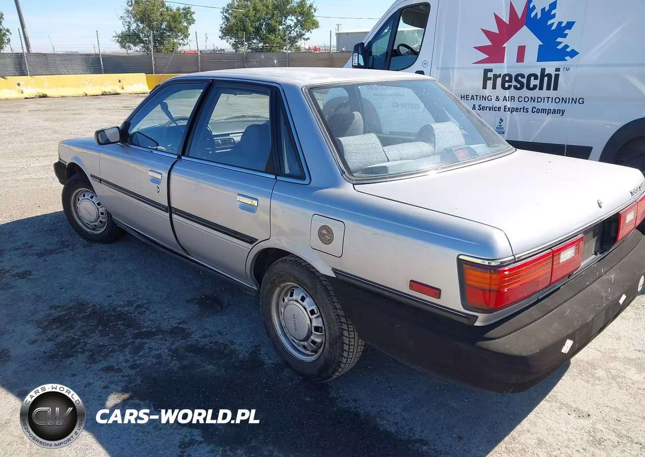 1989 Toyota Camry Dlx VIN:JT2SV21E0K3318565 - 3