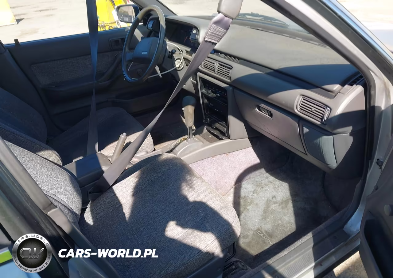 1989 Toyota Camry Dlx VIN:JT2SV21E0K3318565 - 5
