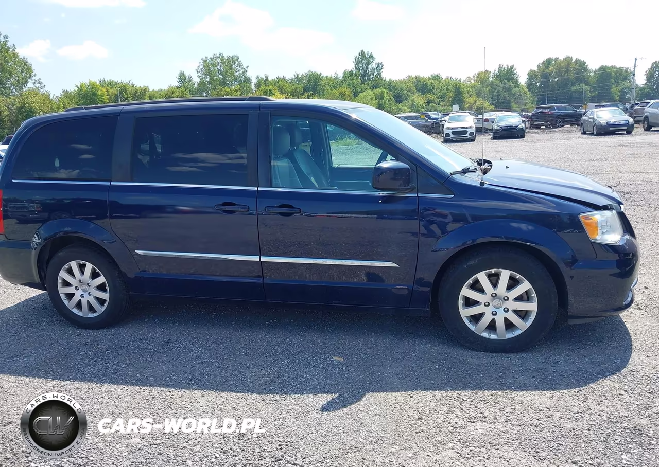 2016 Chrysler Town & Country Touring VIN:2C4RC1BG6GR135675 - 13