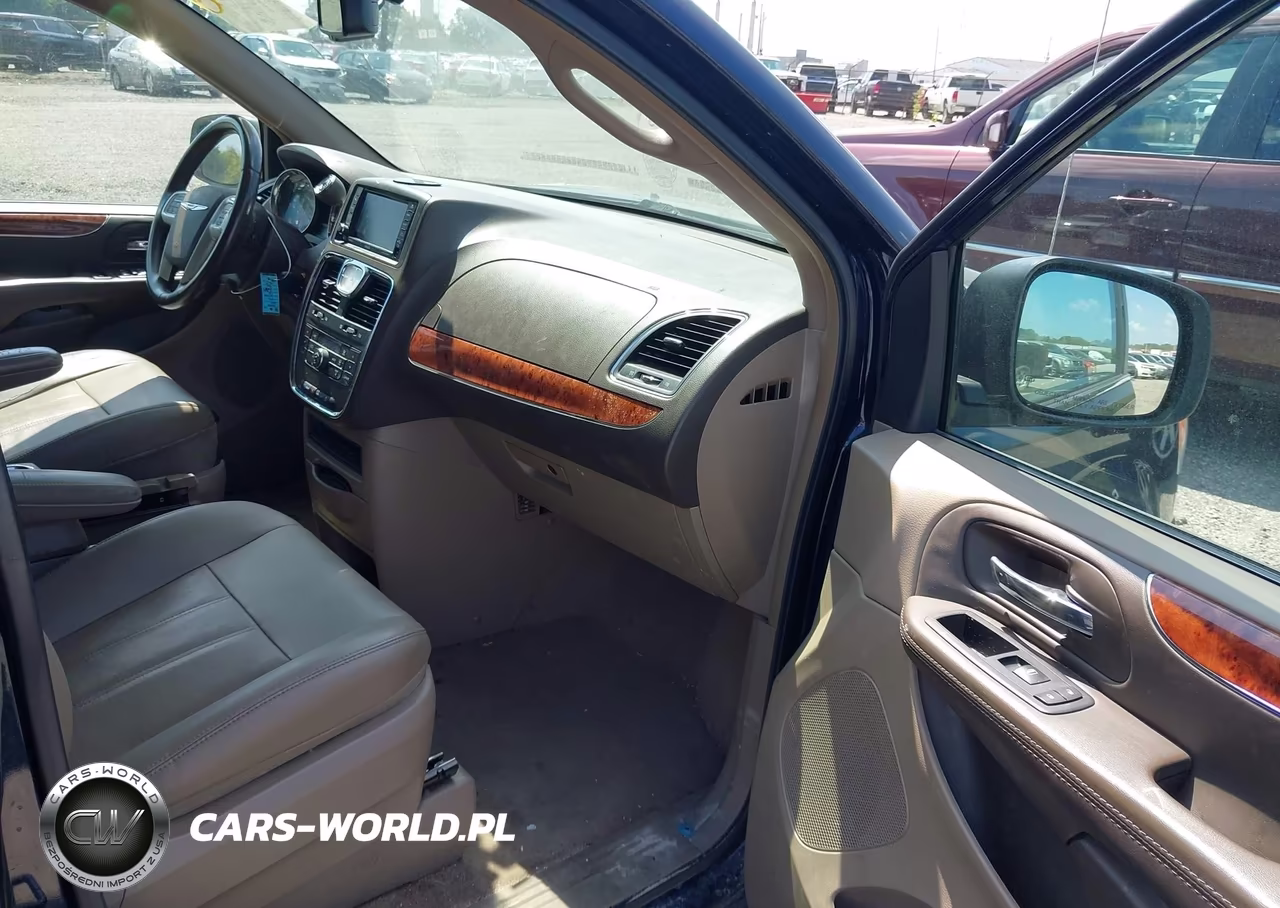 2016 Chrysler Town & Country Touring VIN:2C4RC1BG6GR135675 - 5