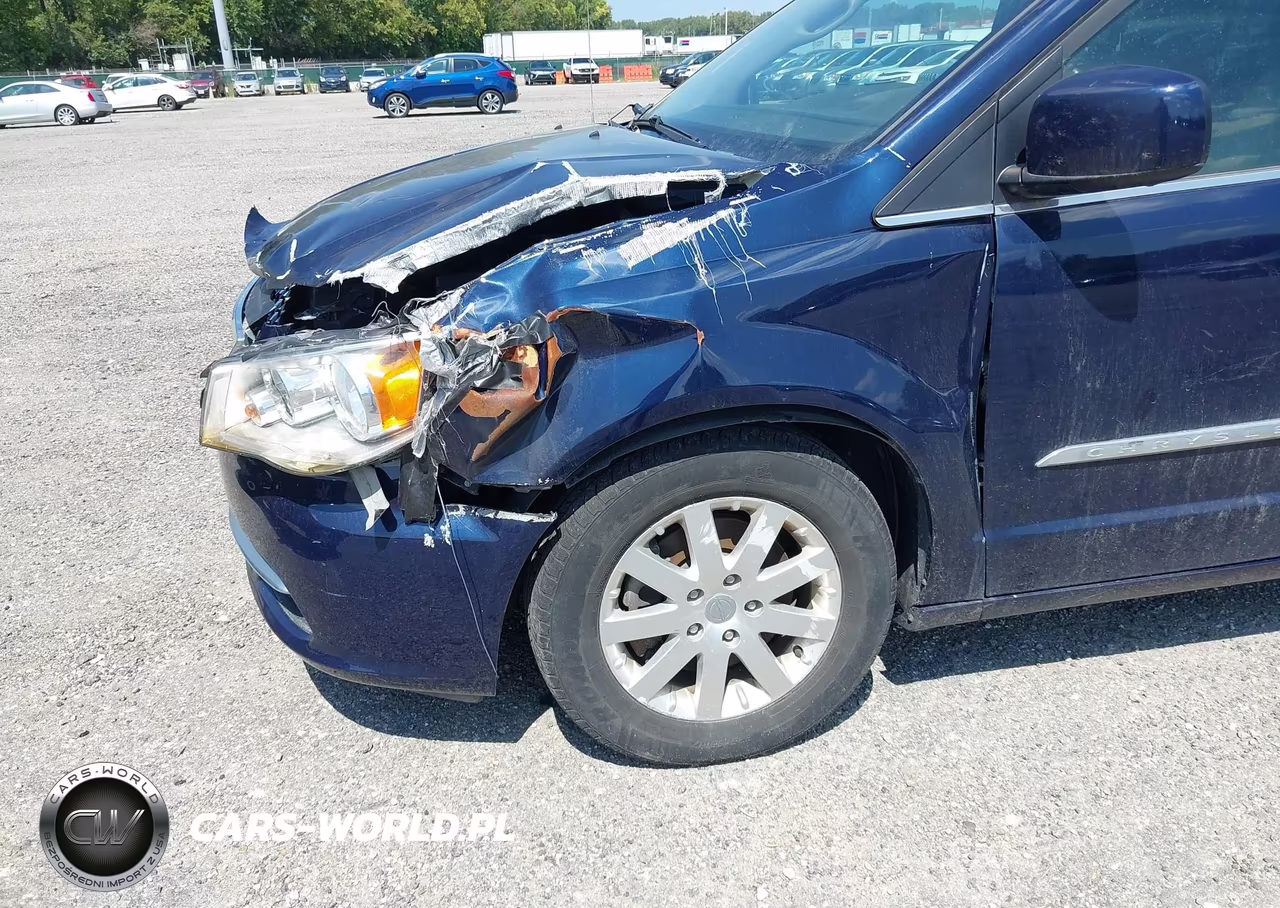 2016 Chrysler Town & Country Touring VIN:2C4RC1BG6GR135675 - 6