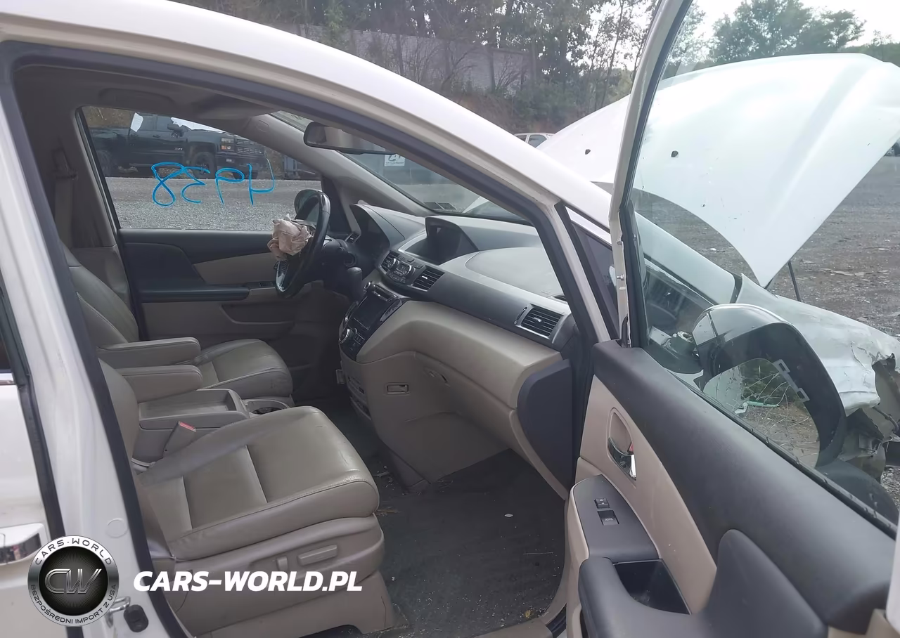 2014 Honda Odyssey Touring-Touring Elite VIN:5FNRL5H97EB120949 - 5