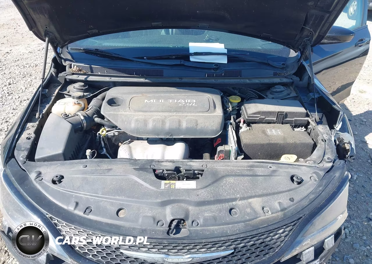2015 Chrysler 200 S VIN:1C3CCCBB6FN642615 - 10