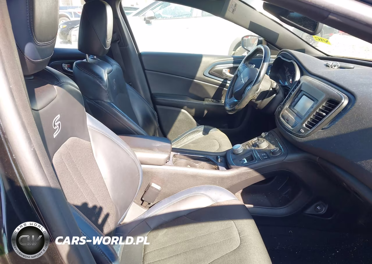 2015 Chrysler 200 S VIN:1C3CCCBB6FN642615 - 5