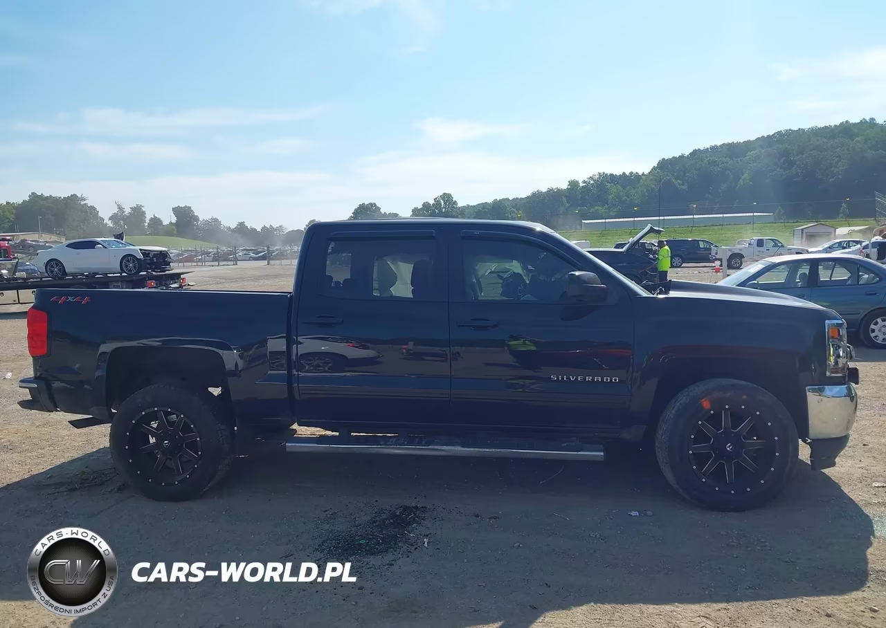2018 Chevrolet Silverado 1500 1Lt VIN:3GCUKRECXJG359825 - 12