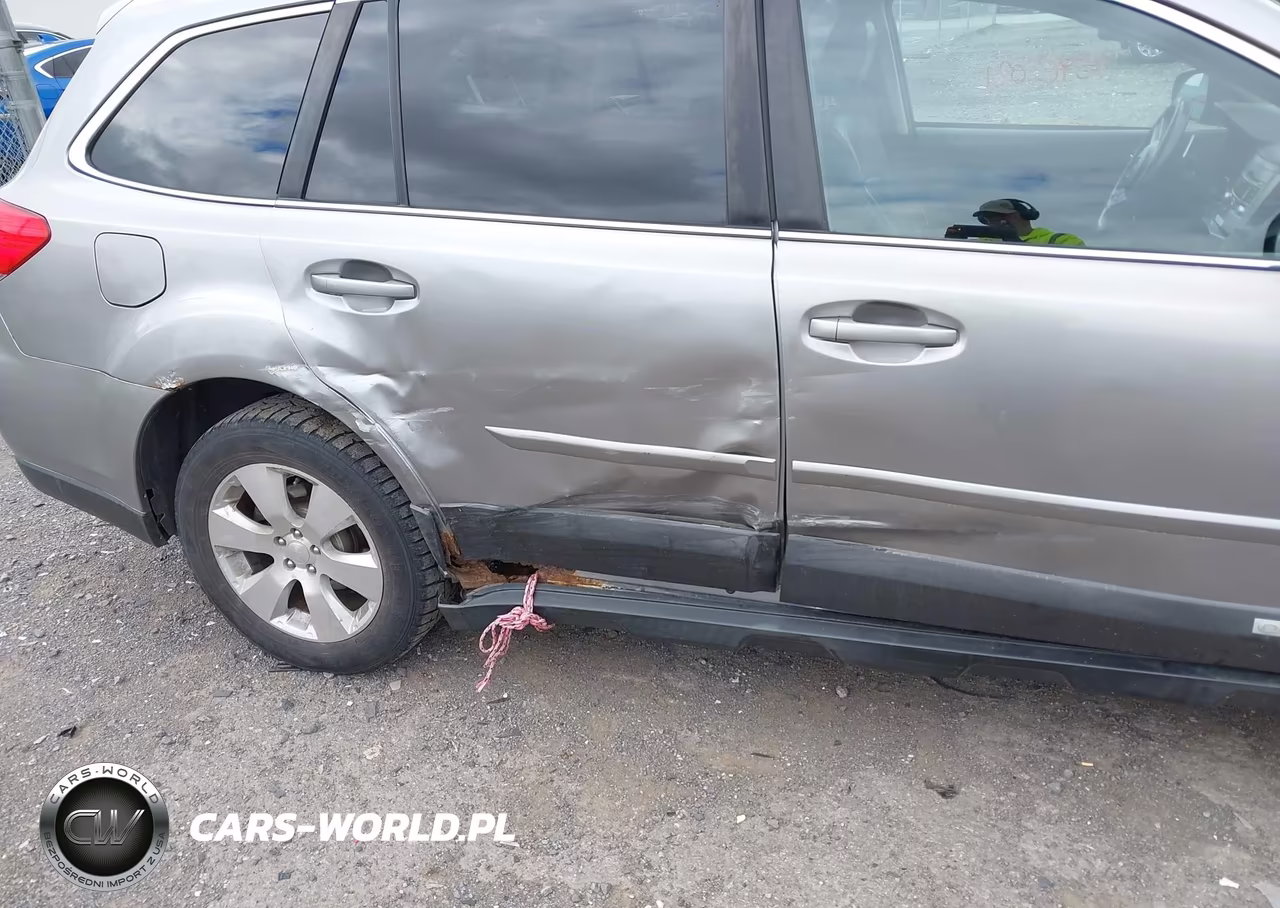 2011 Subaru Outback 3.6R Limited VIN:4S4BRDKC7B2401383 - 6