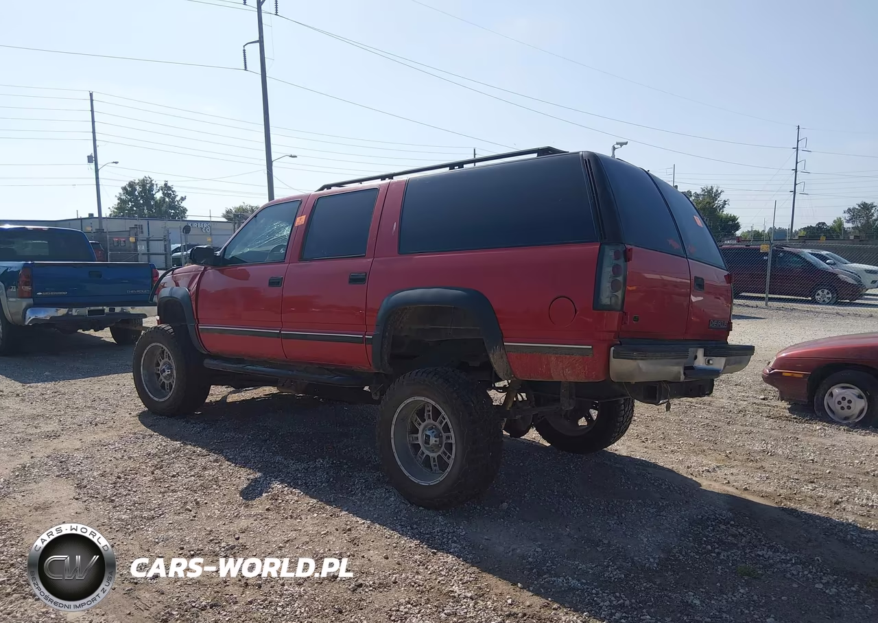 1998 Chevrolet Suburban 1500 VIN:3GNFK16R2WG125223 - 3