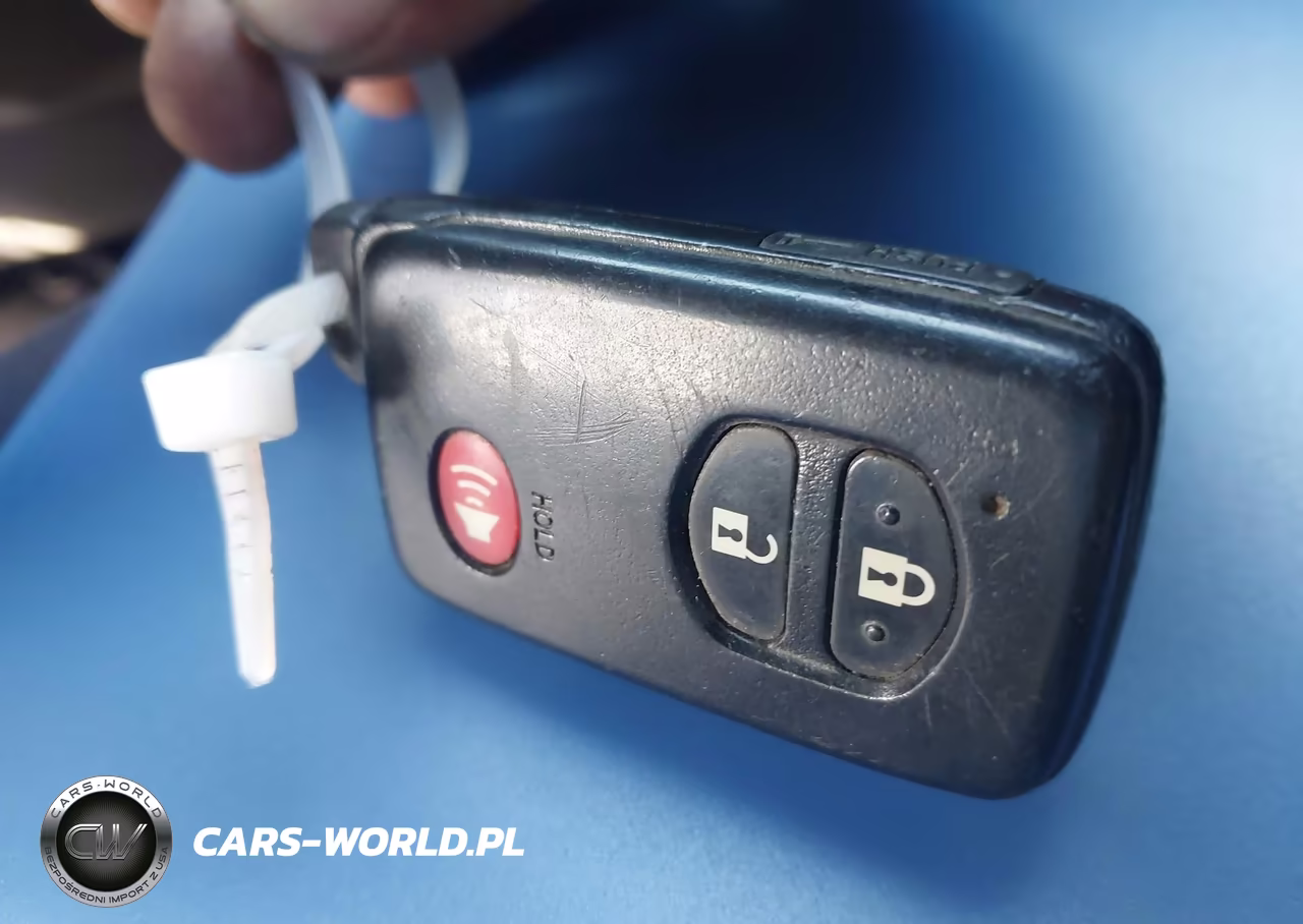 2013 Toyota Prius V Two VIN:JTDZN3EU6D3276662 - 11