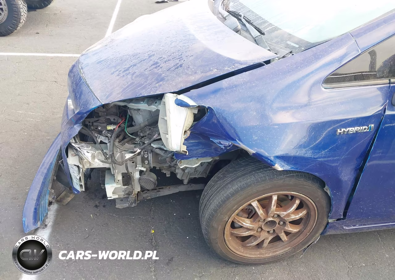 2013 Toyota Prius V Two VIN:JTDZN3EU6D3276662 - 18
