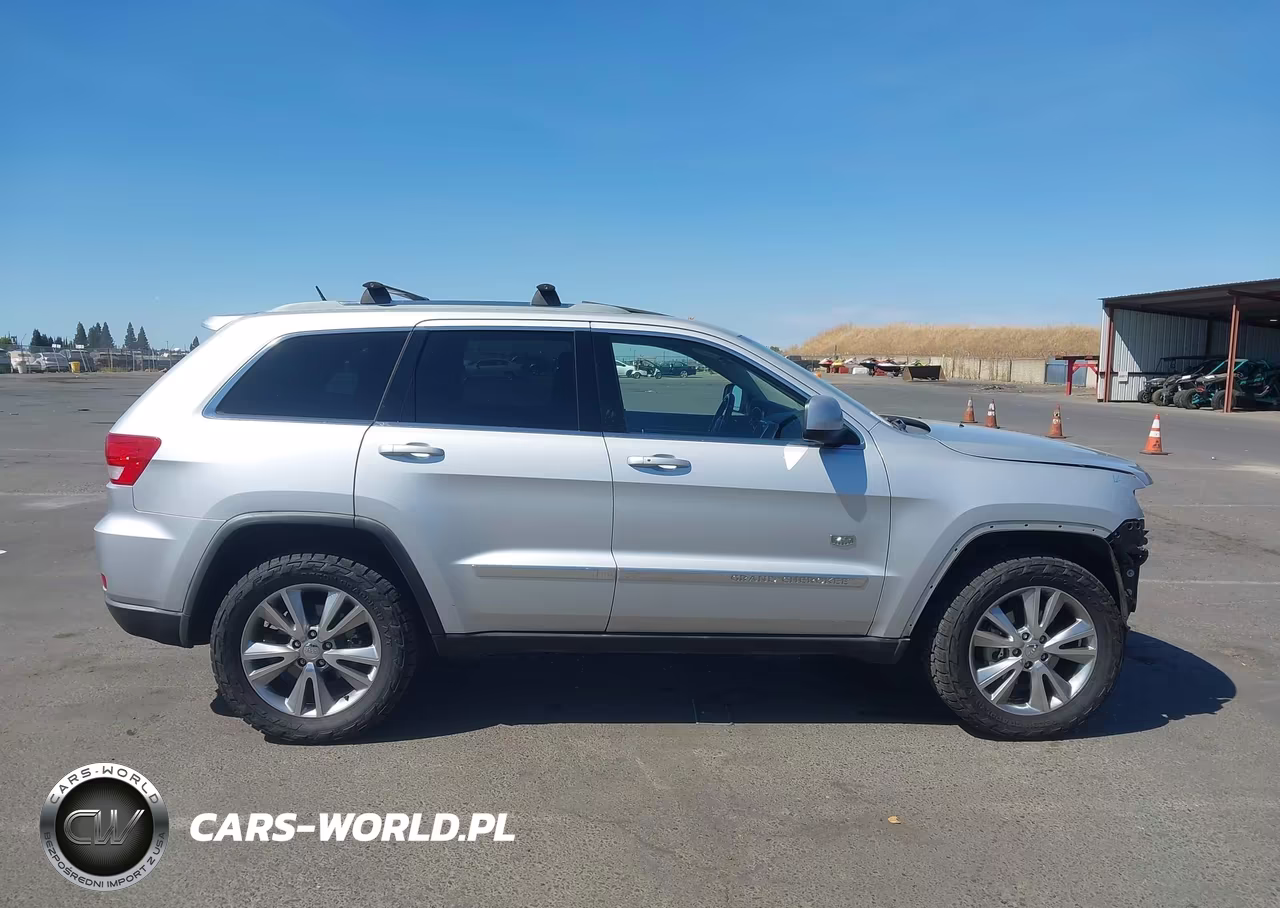 2011 Jeep Grand Cherokee Laredo VIN:1J4RS4GT8BC646746 - 14
