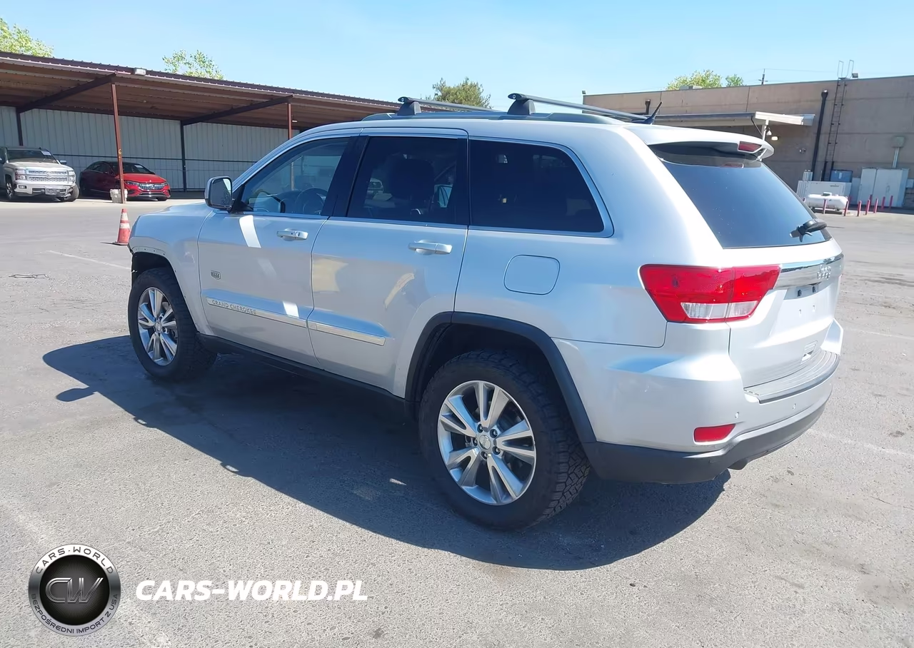 2011 Jeep Grand Cherokee Laredo VIN:1J4RS4GT8BC646746 - 3