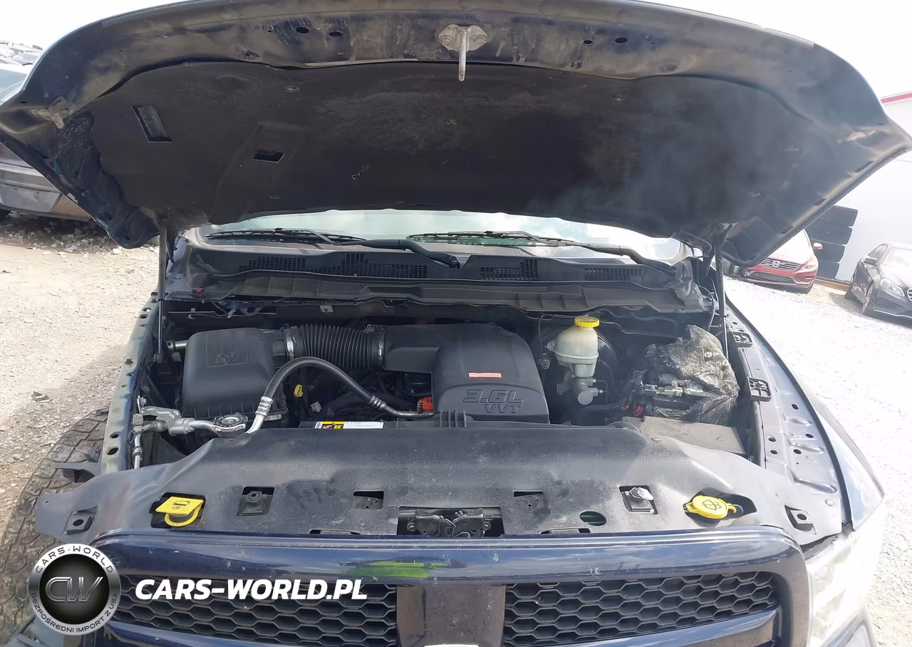 2018 Ram 1500 Express 4X4 6'4 Box VIN:1C6RR7FGXJS102915 - 10