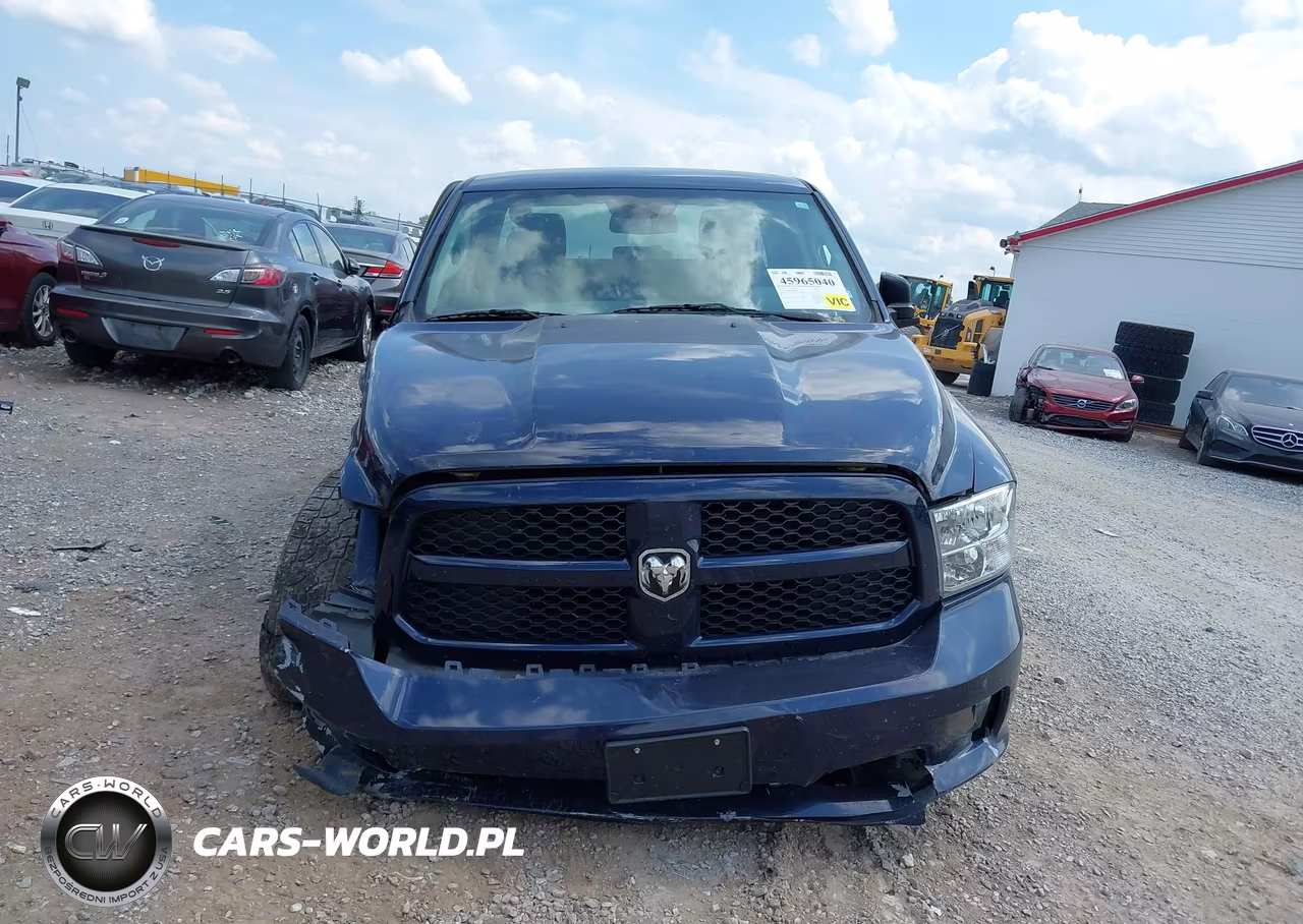 2018 Ram 1500 Express 4X4 6'4 Box VIN:1C6RR7FGXJS102915 - 12