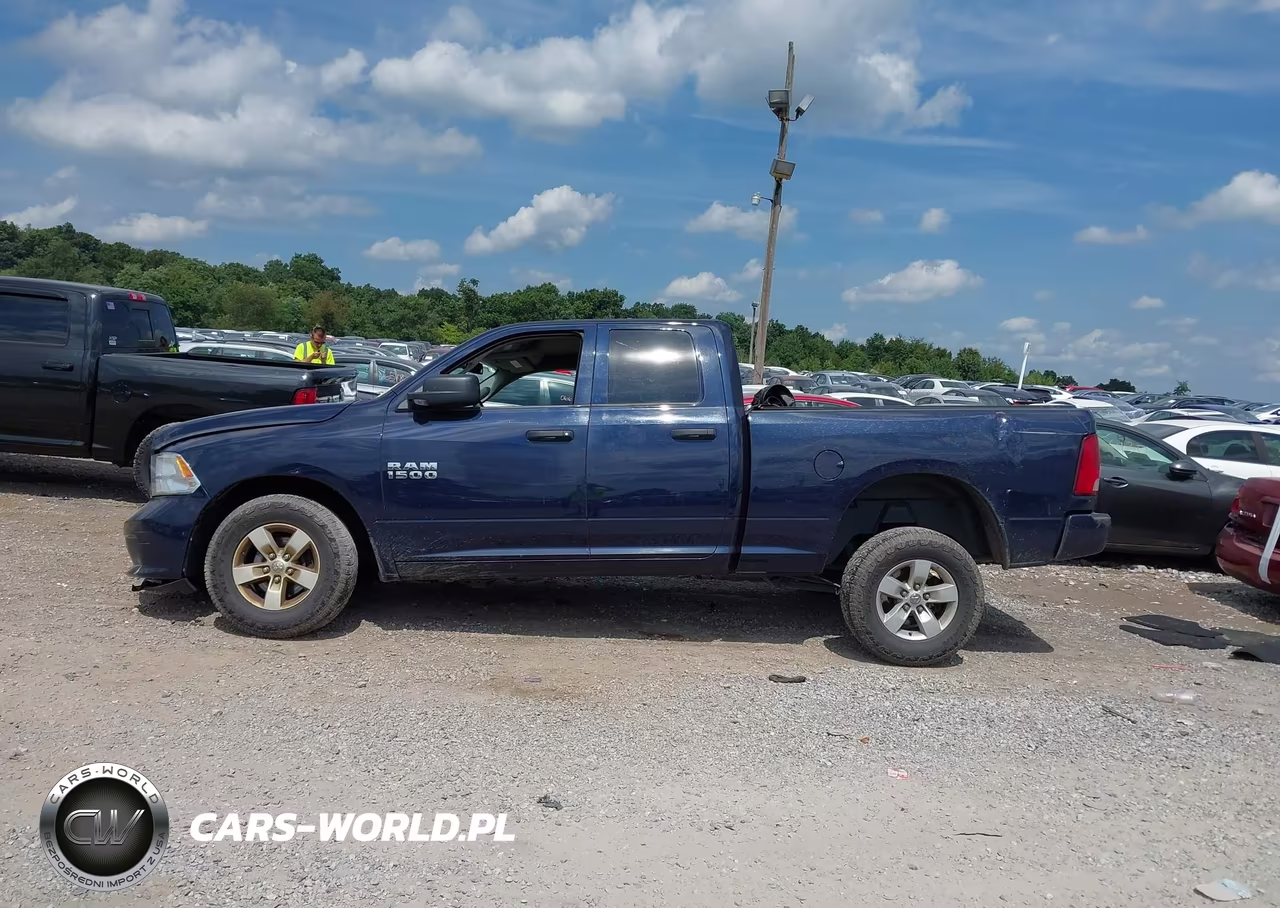 2018 Ram 1500 Express 4X4 6'4 Box VIN:1C6RR7FGXJS102915 - 14