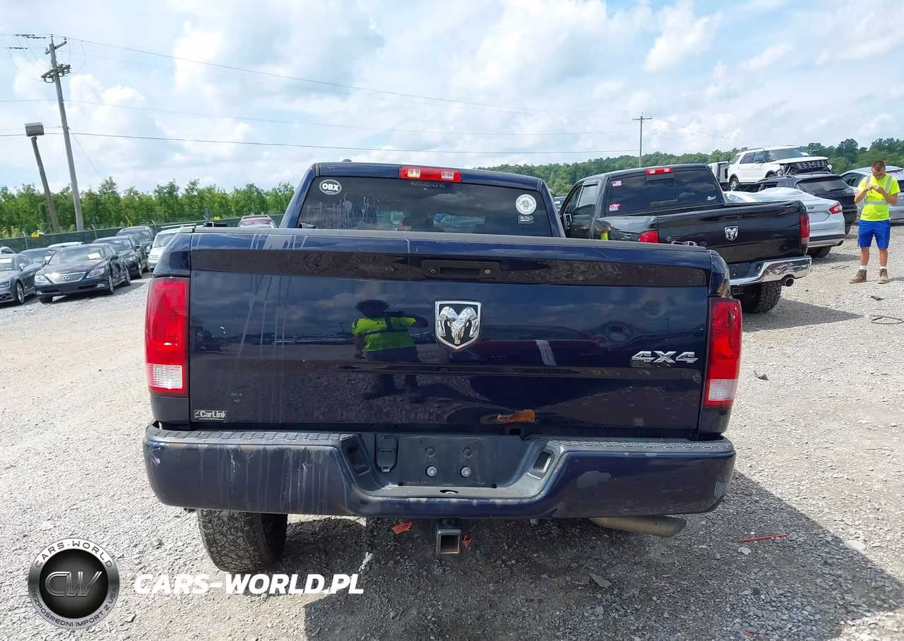 2018 Ram 1500 Express 4X4 6'4 Box VIN:1C6RR7FGXJS102915 - 16