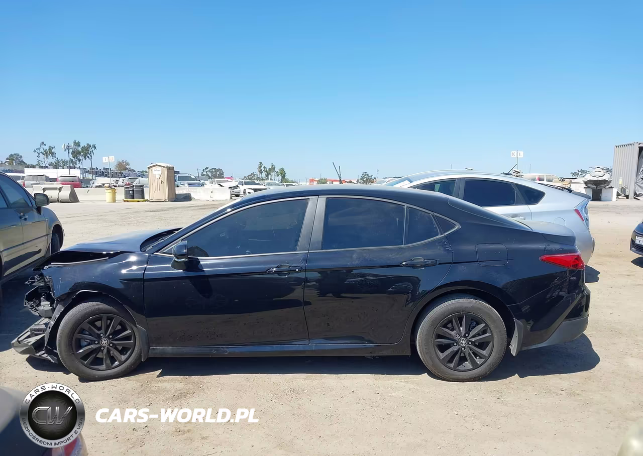 2025 Toyota Camry Le VIN:4T1DBADK7SU505490 - 14