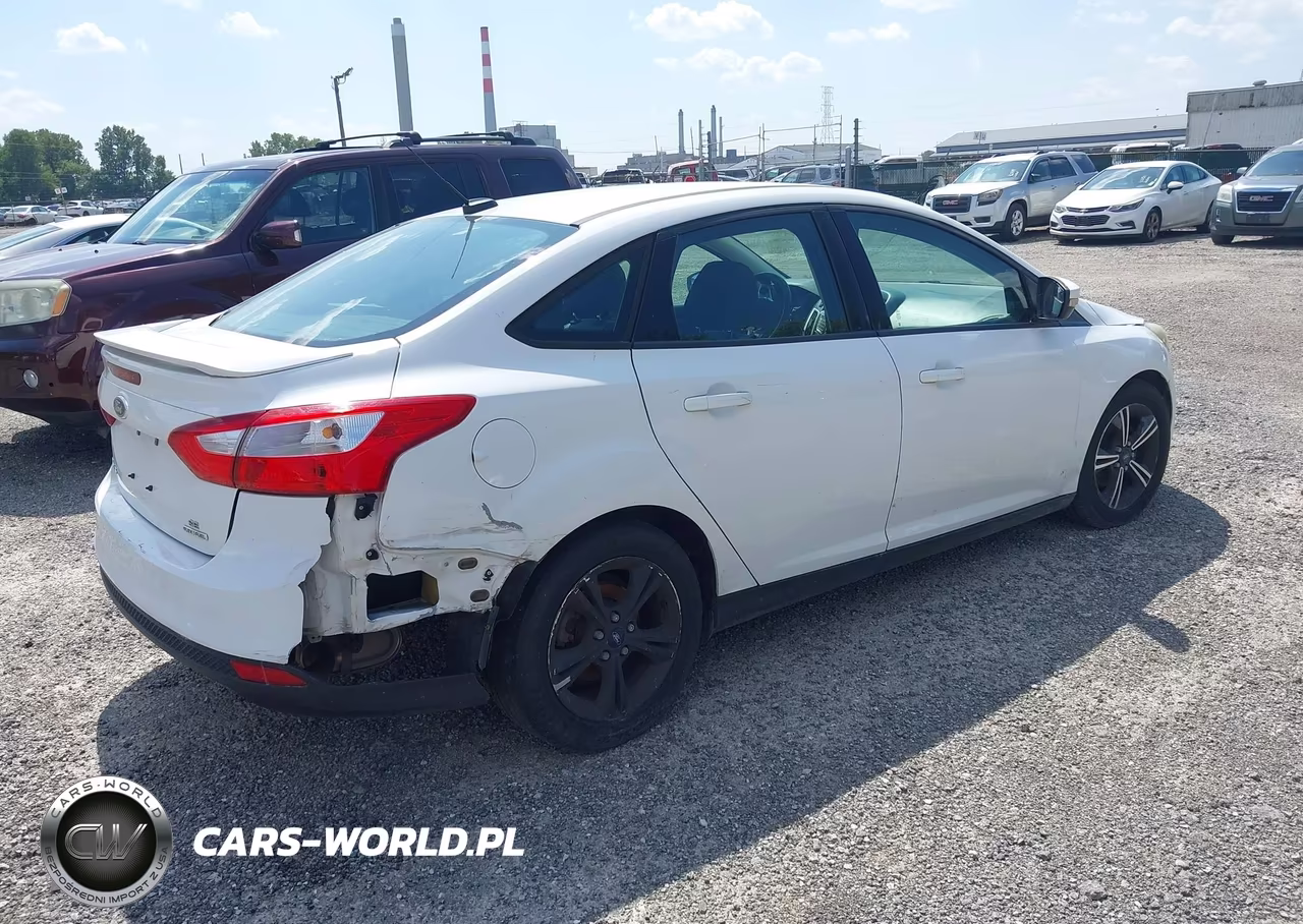 2014 Ford Focus Se VIN:1FADP3F20EL416536 - 4