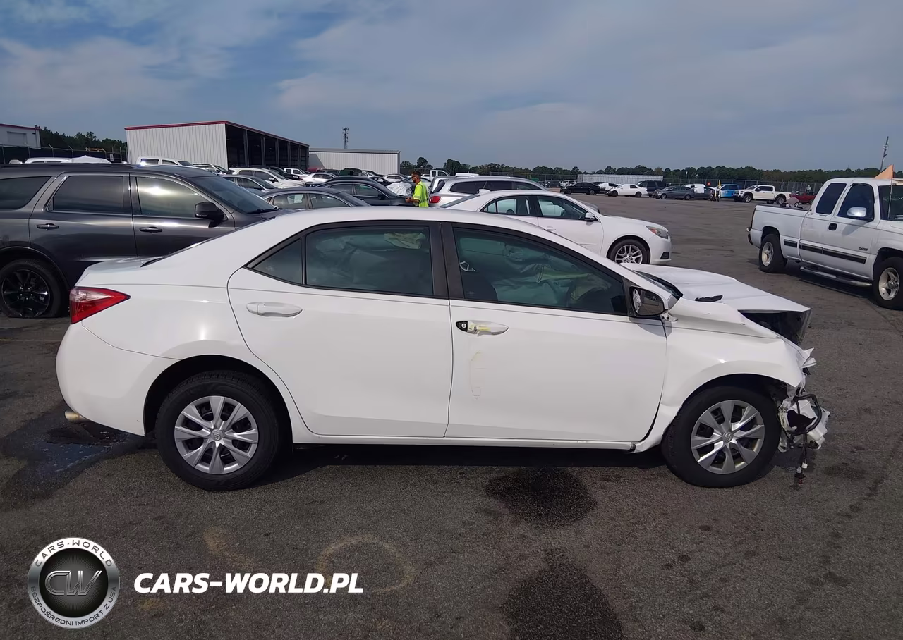 2018 Toyota Corolla L VIN:5YFBURHE0JP791722 - 12
