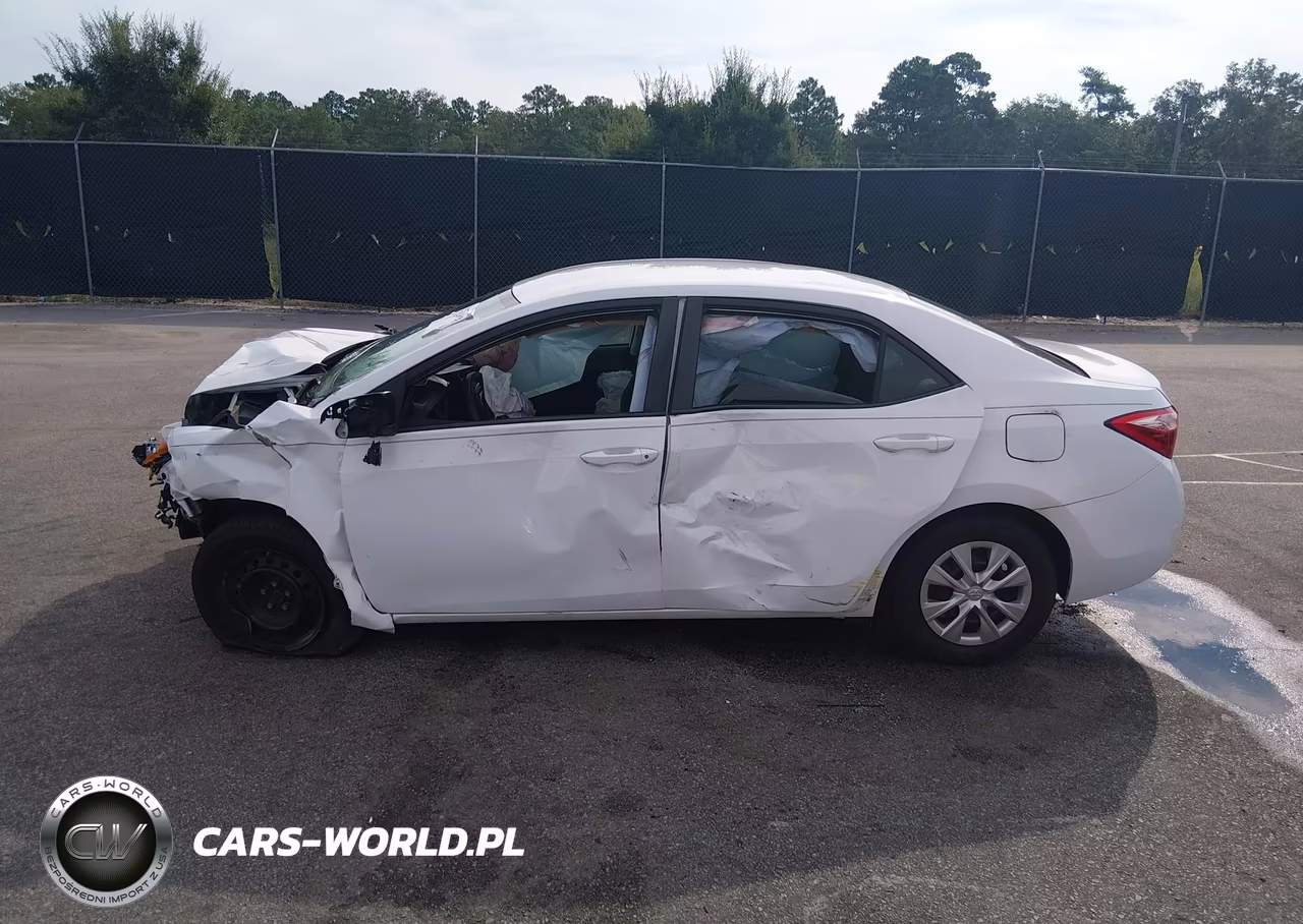 2018 Toyota Corolla L VIN:5YFBURHE0JP791722 - 13