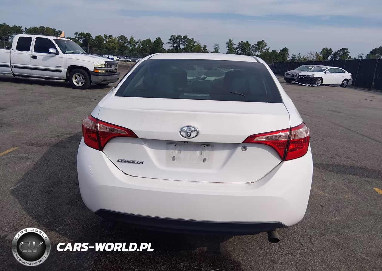 2018 Toyota Corolla L VIN:5YFBURHE0JP791722 - 15