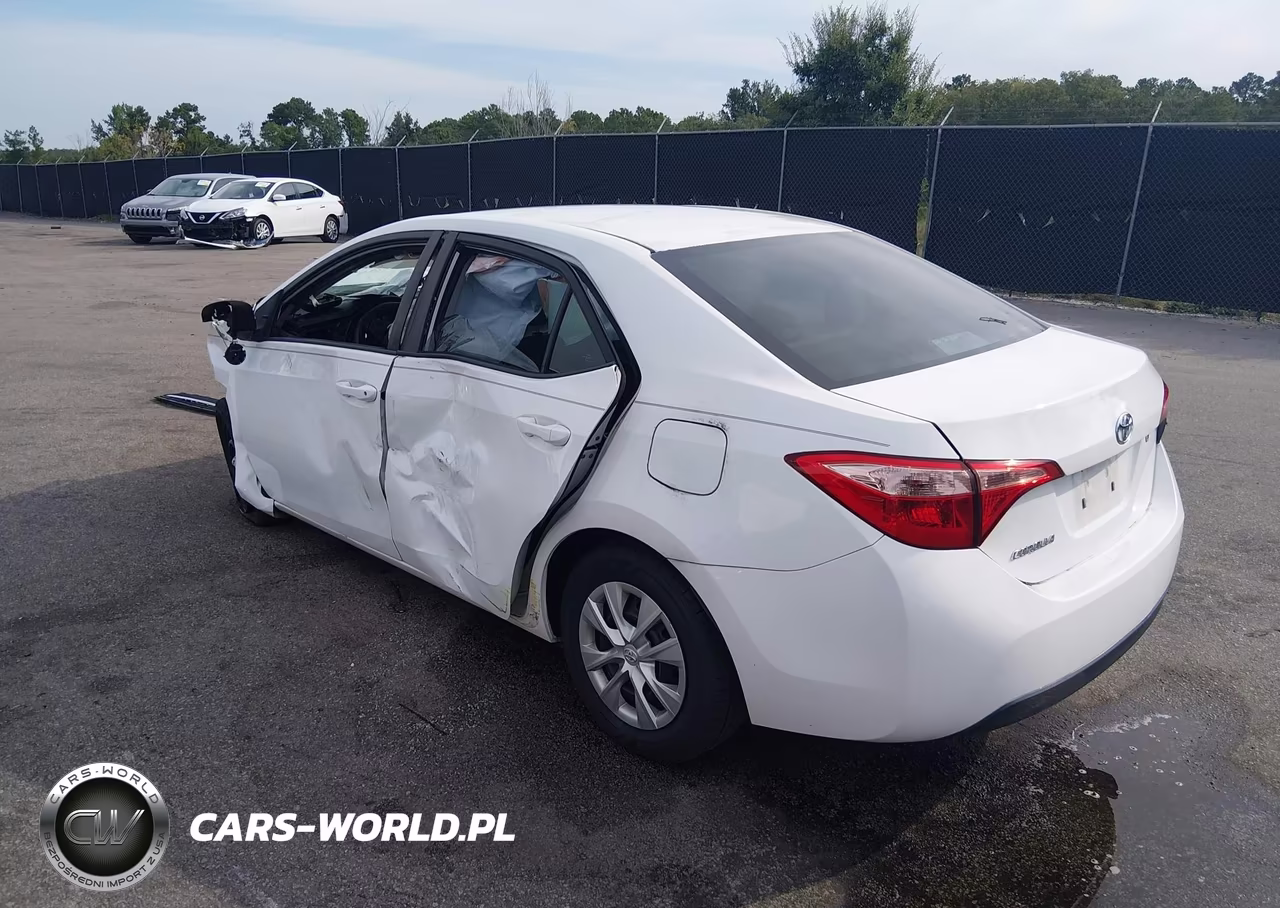 2018 Toyota Corolla L VIN:5YFBURHE0JP791722 - 3