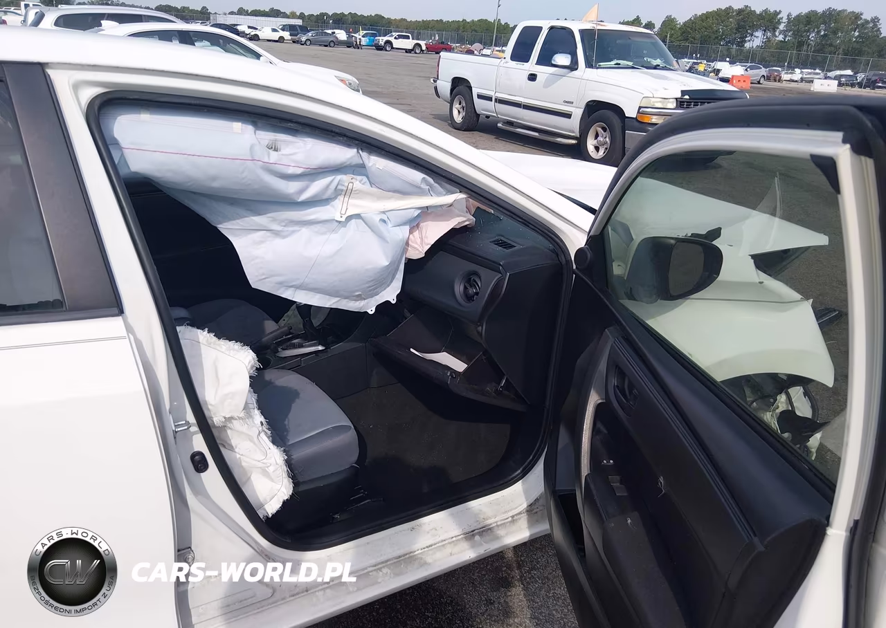 2018 Toyota Corolla L VIN:5YFBURHE0JP791722 - 5