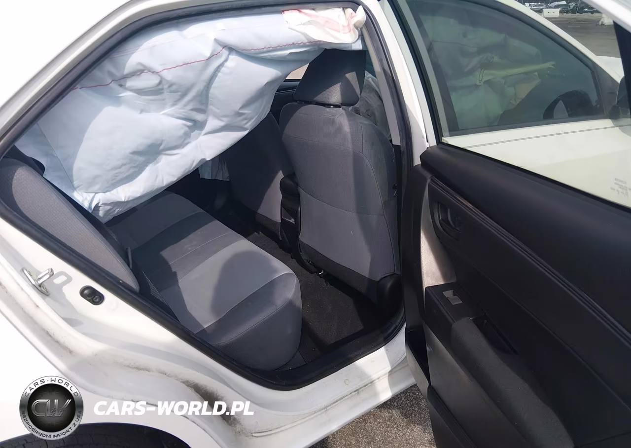 2018 Toyota Corolla L VIN:5YFBURHE0JP791722 - 8
