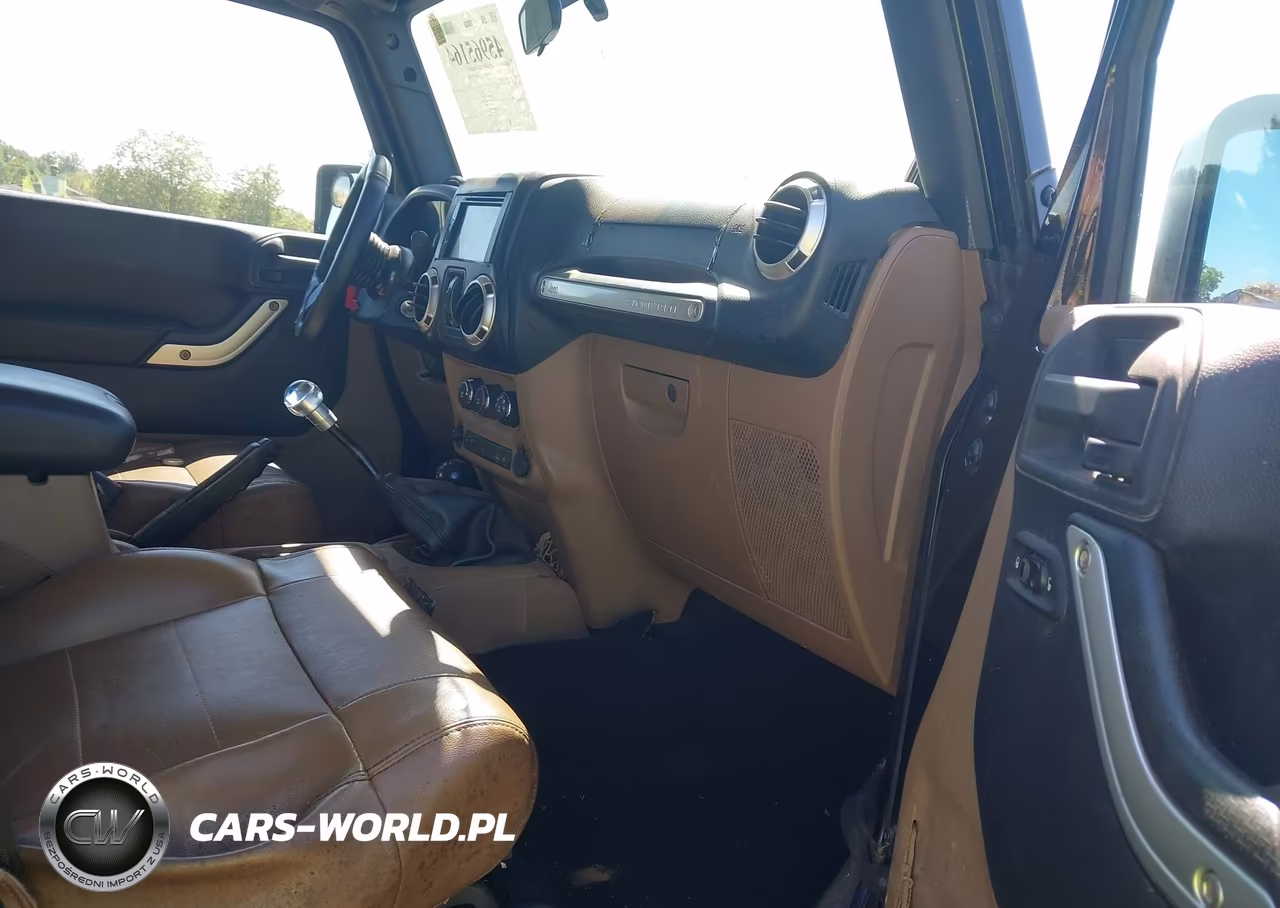 2011 Jeep Wrangler Unlimited Rubicon VIN:1J4BA6H10BL551403 - 5