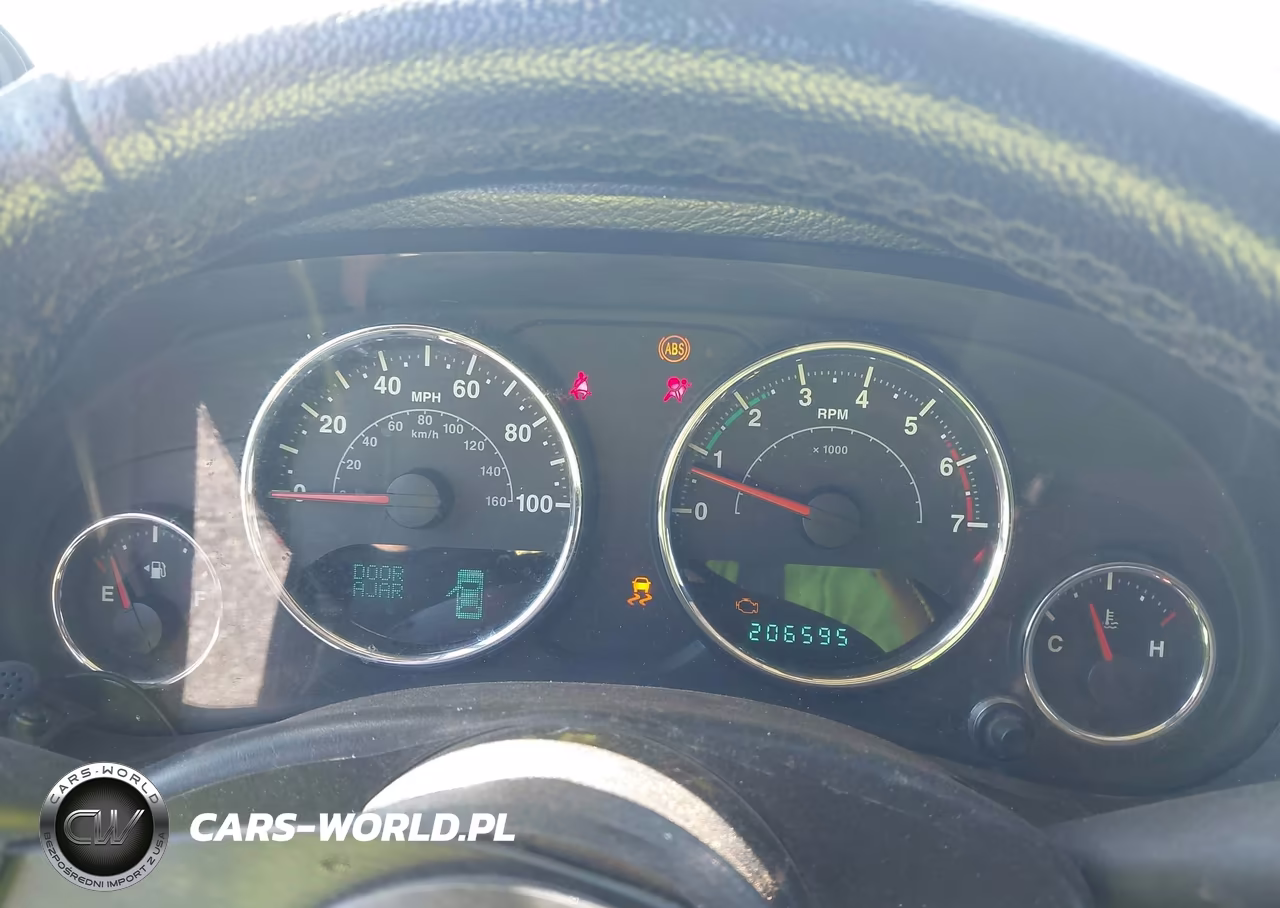 2011 Jeep Wrangler Unlimited Rubicon VIN:1J4BA6H10BL551403 - 7