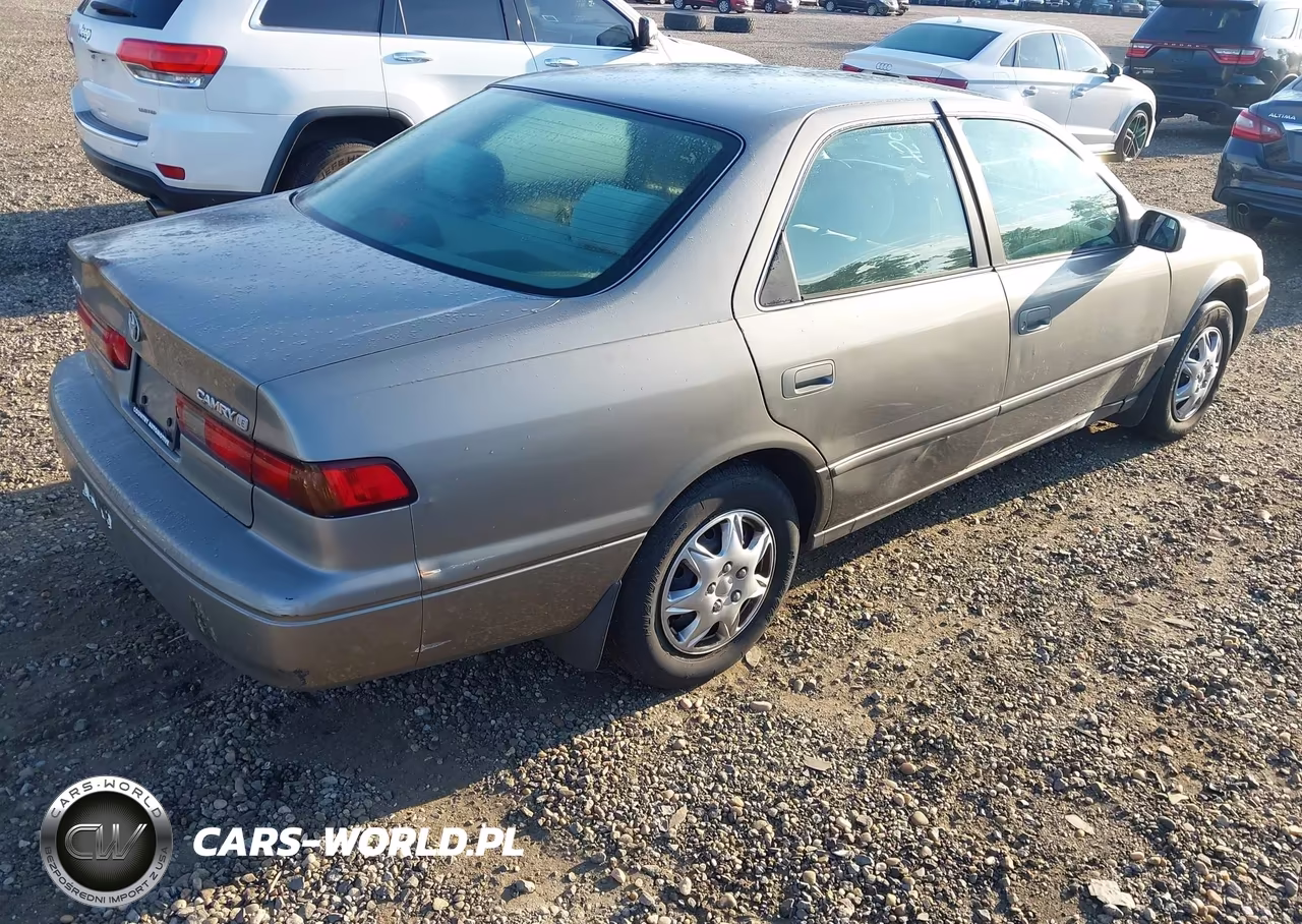 1999 Toyota Camry Le VIN:4T1BG22K3XU498790 - 4