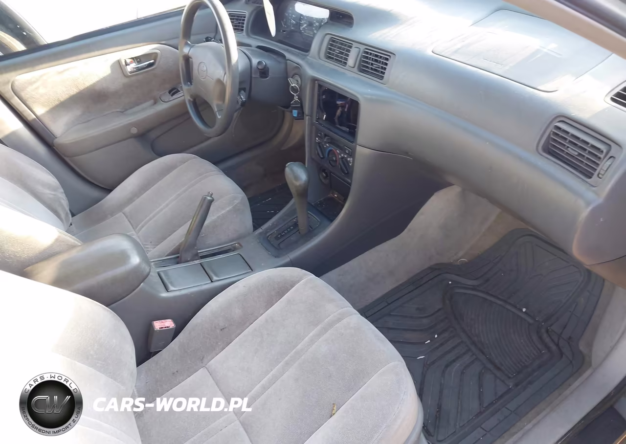 1999 Toyota Camry Le VIN:4T1BG22K3XU498790 - 5