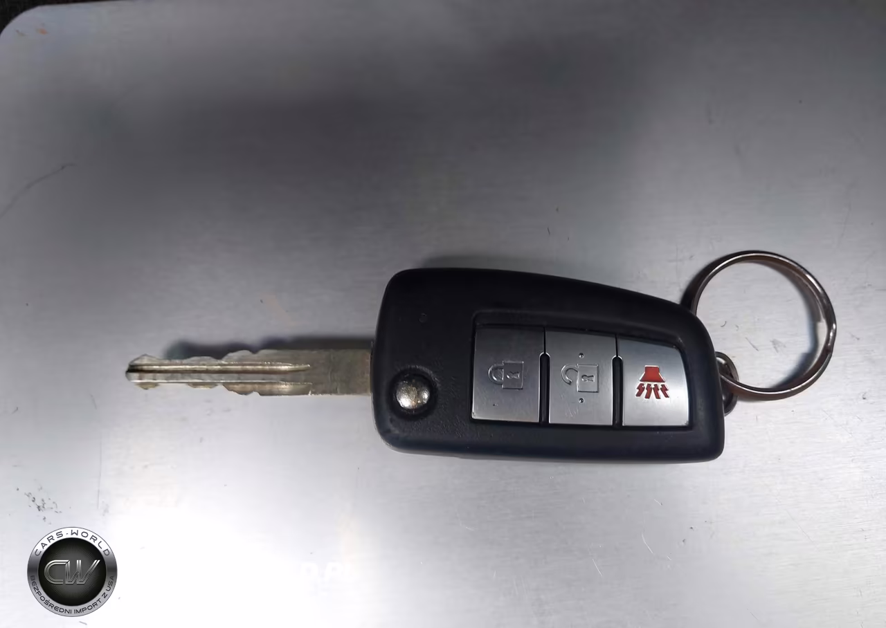 2017 Nissan Rogue S VIN:KNMAT2MV6HP599857 - 11