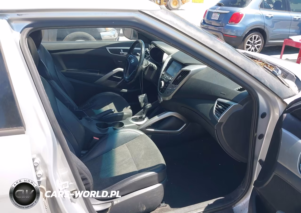 2016 Hyundai Veloster VIN:KMHTC6AD0GU285449 - 5