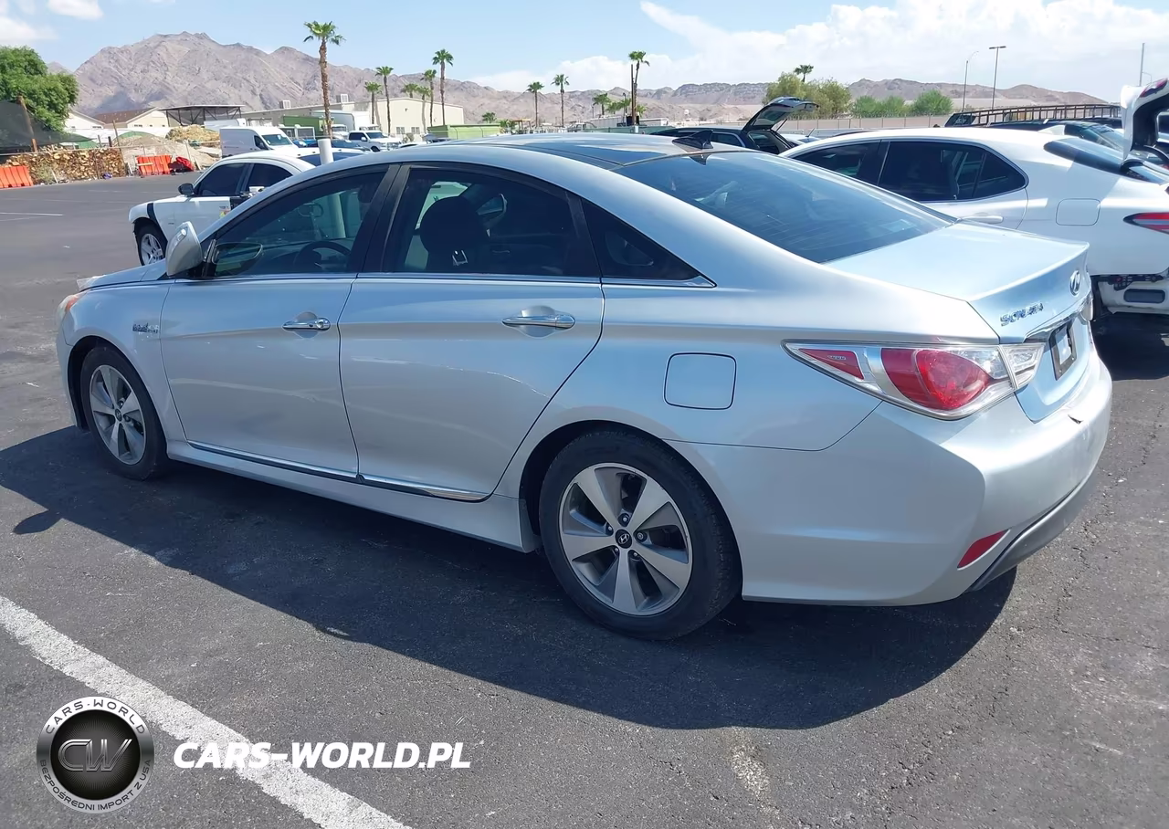2012 Hyundai Sonata Hybrid VIN:KMHEC4A43CA028326 - 3
