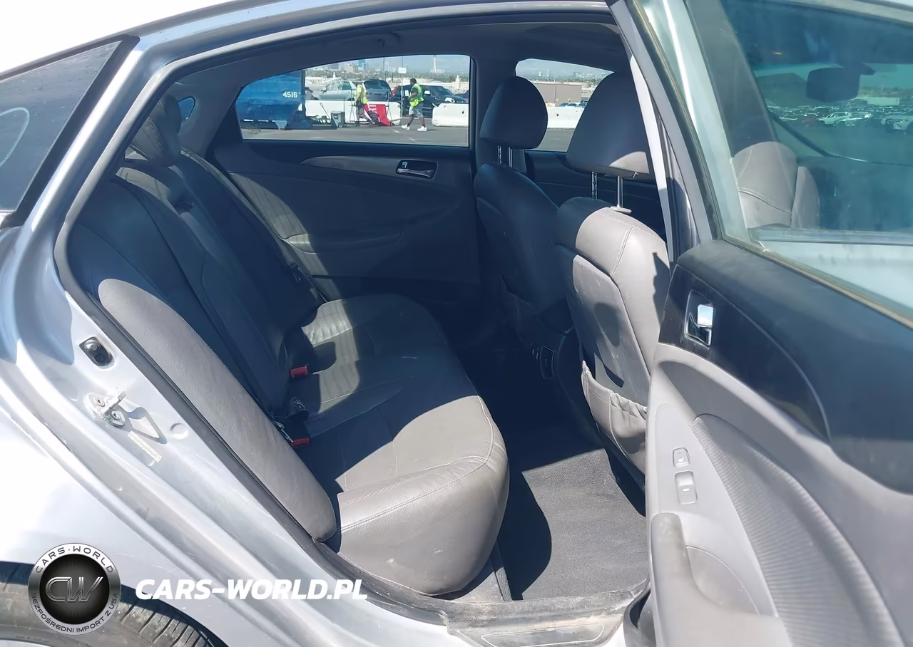 2012 Hyundai Sonata Hybrid VIN:KMHEC4A43CA028326 - 8