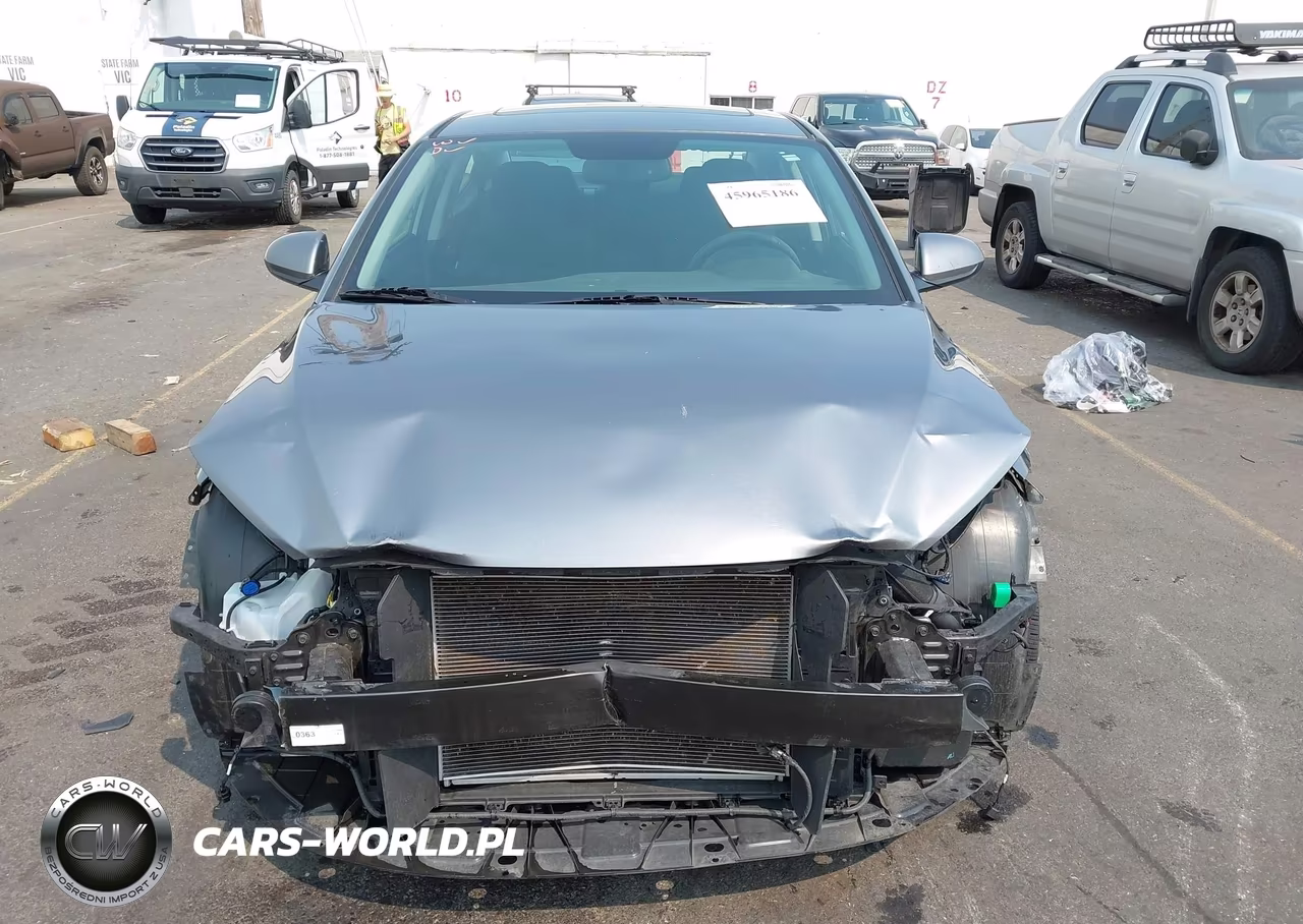 2018 Hyundai Elantra Value Edition VIN:5NPD84LF1JH331966 - 13